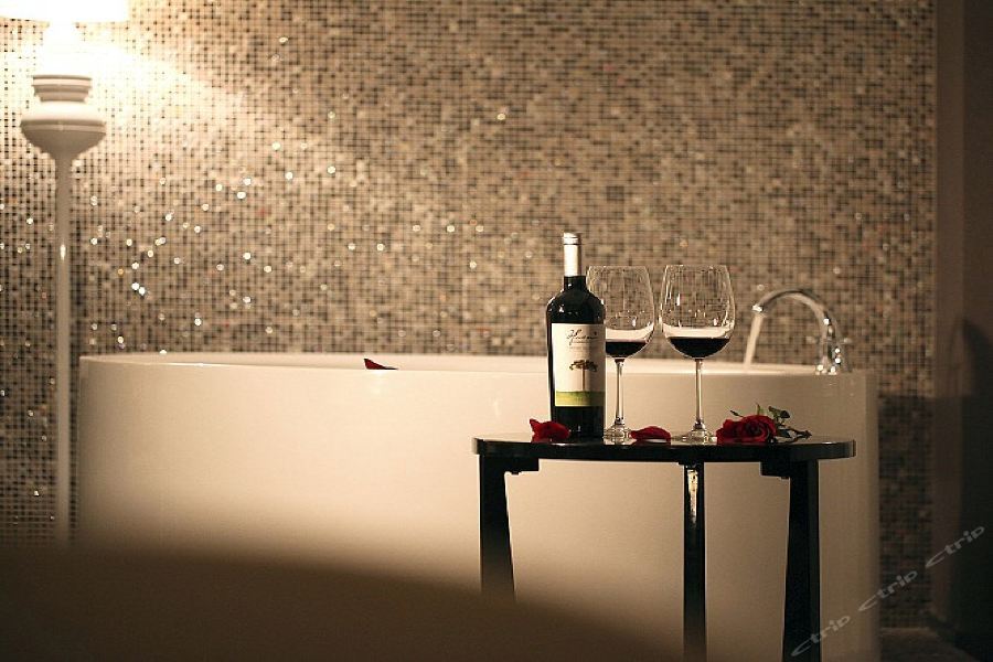 Holz Hotel Shenyang Eksteriør bilde