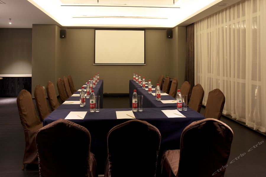 Holz Hotel Shenyang Eksteriør bilde